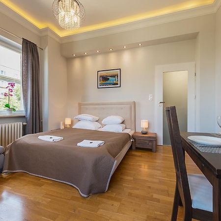 Andersa Apartments Варшава Экстерьер фото
